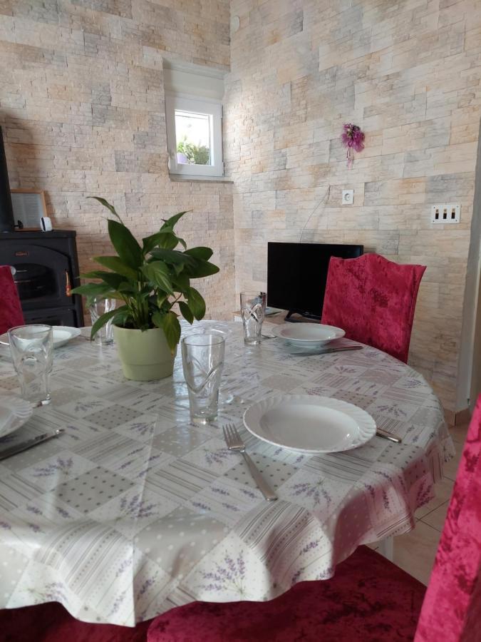 Apartman Lucija Seline Exterior photo